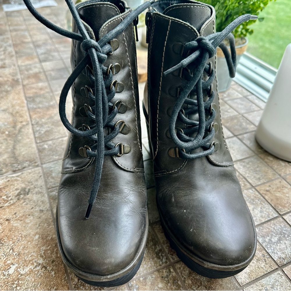 FLY LONDON Ankle Boot Dark Moss GREEN OLIVE lace up wedge BOOT boho 39 size 8.5 - Picture 3 of 12